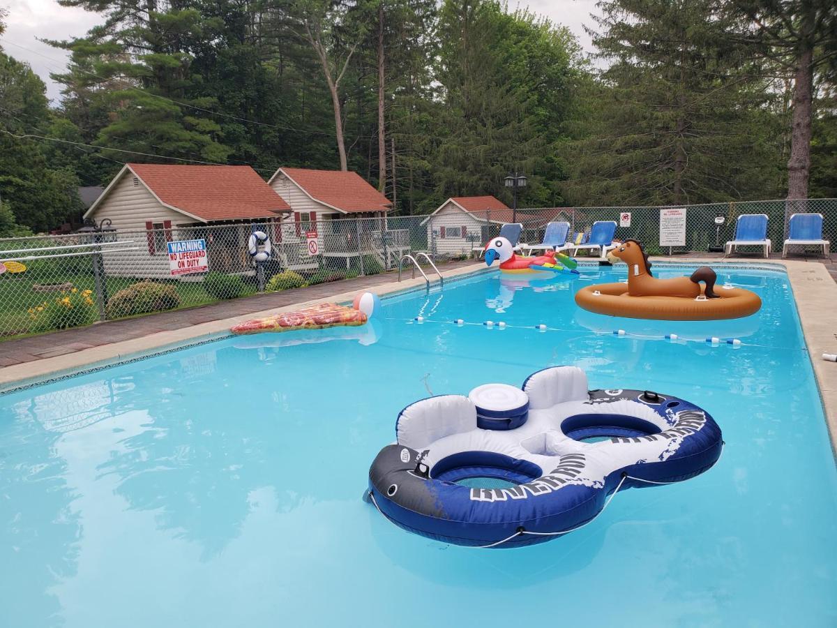 The Meadows Motel Lake George Exterior photo