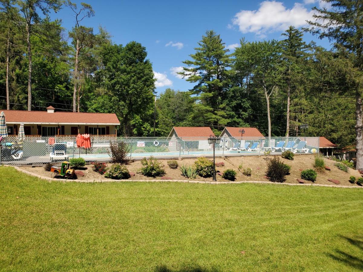 The Meadows Motel Lake George Exterior photo